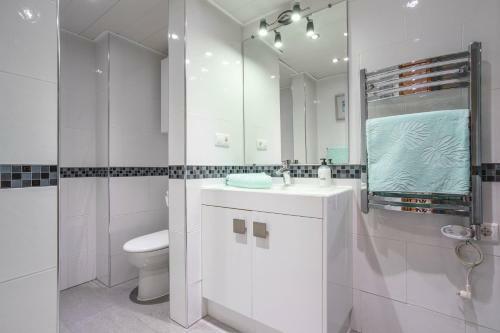 Apartamento Stunning 4 Bed Duplex In Calahonda With Sea Views