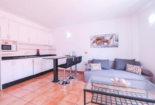 Mogan Apartment Near The Beach