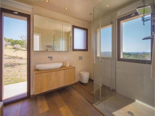 Four-bedroom Holiday Home In Moscari