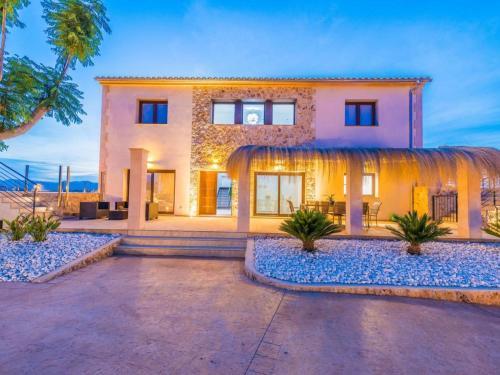 Holiday Home Can Bou