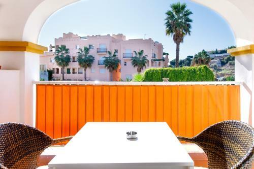 Apartamentos Almoraide Suites