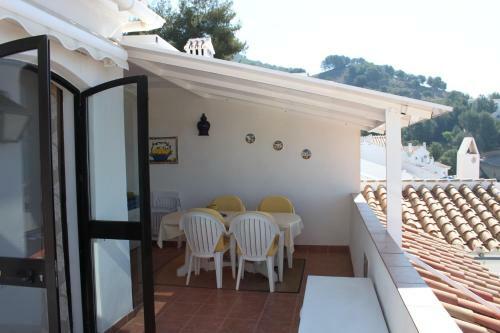 Apartamentos El Capistrano Nerja Guy P. Way