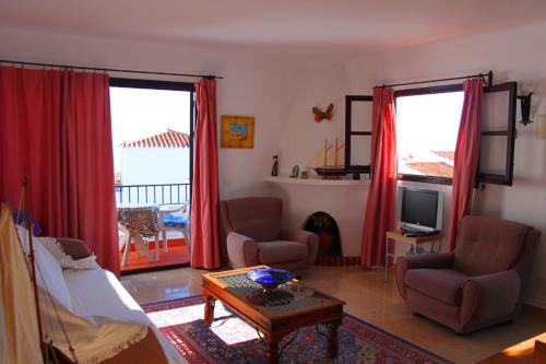 Apartamentos El Capistrano Nerja Guy P. Way