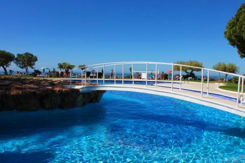 Apartamentos El Capistrano Nerja Guy P. Way