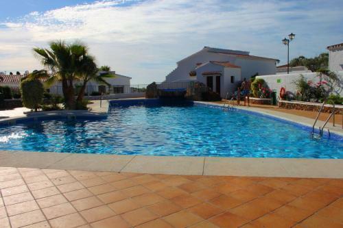 Apartamentos El Capistrano Nerja Guy P. Way
