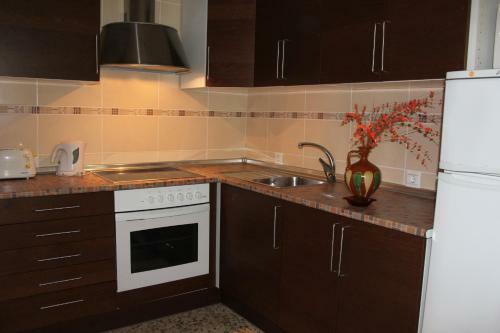 Apartamentos El Capistrano Nerja Guy P. Way