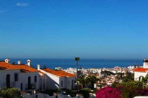 Apartamentos El Capistrano Nerja Guy P. Way