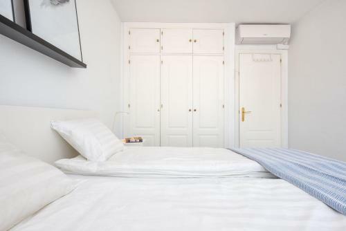 Three-bedroom Apartment With Terrace Irene