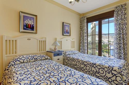 Nerja Villa Sleeps 8 Pool Air Con Wifi