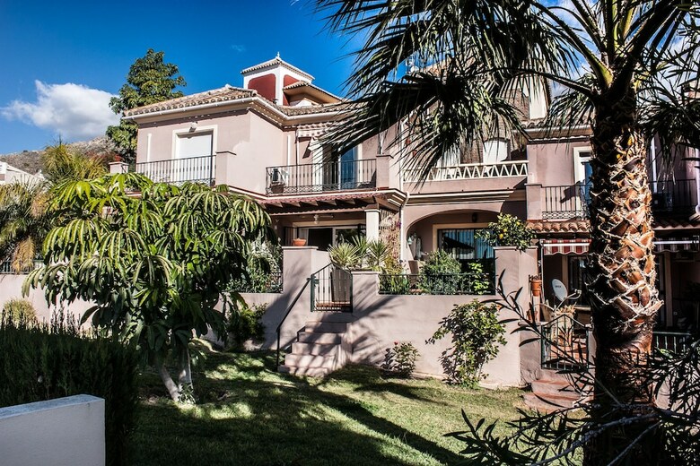 Cipreses House Nerja Canovas