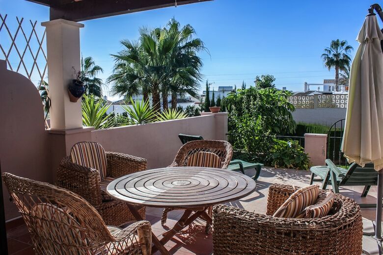 Cipreses House Nerja Canovas