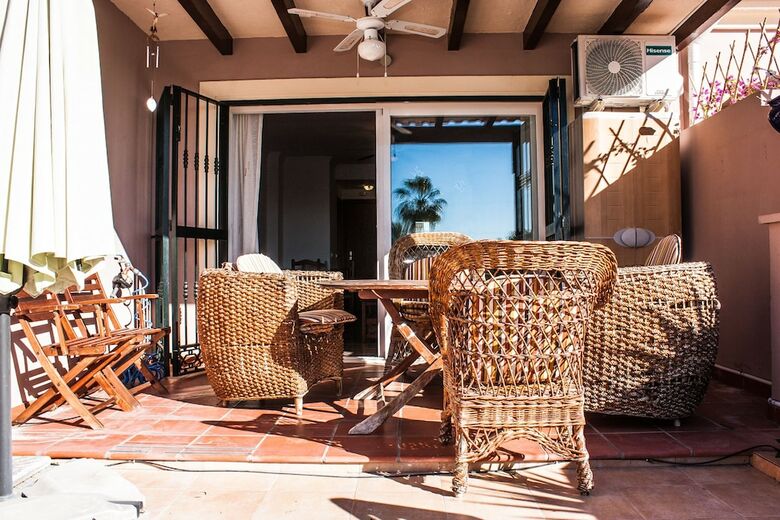 Cipreses House Nerja Canovas