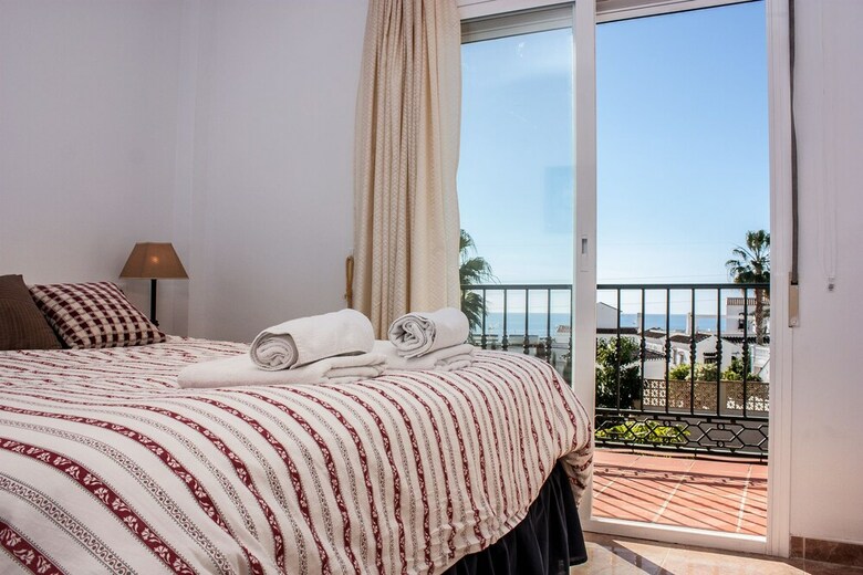 Cipreses House Nerja Canovas