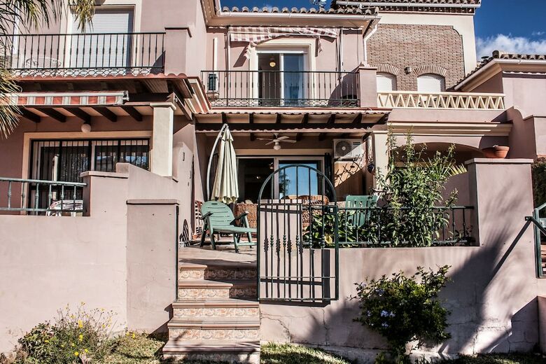 Cipreses House Nerja Canovas