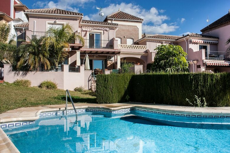 Cipreses House Nerja Canovas