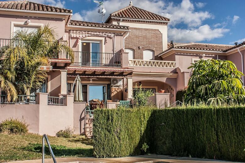 Cipreses House Nerja Canovas
