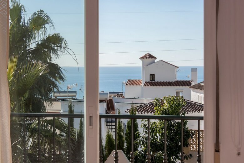 Cipreses House Nerja Canovas