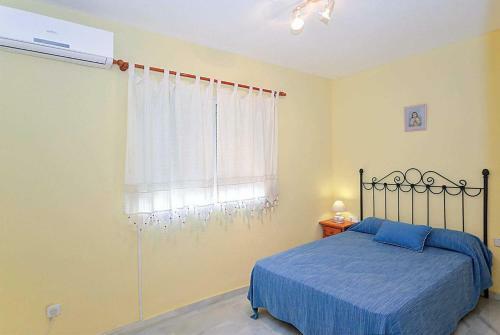 Nerja Villa Sleeps 8 Air Con Wifi