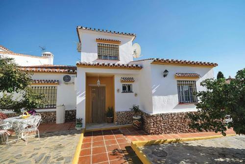Nerja Villa Sleeps 8 Air Con Wifi