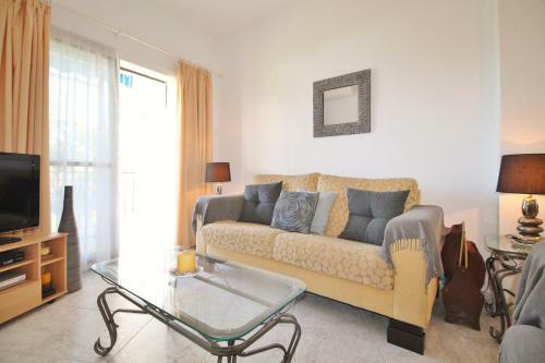 Apartment Candace Spainsunrentals 1019