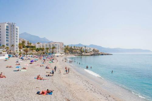 Apartamento Palmeras Playa Centro Nerja Canovas