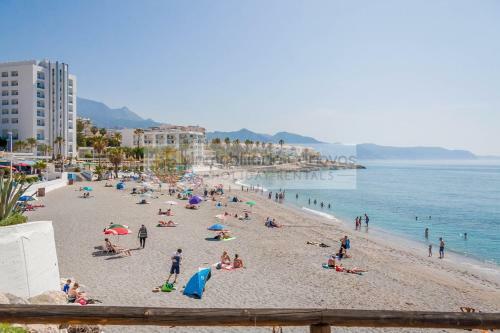 Apartamento Palmeras Playa Centro Nerja Canovas