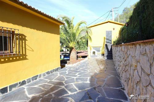 Villa Charma With Heated Pool, A/c In Peaceful Location
