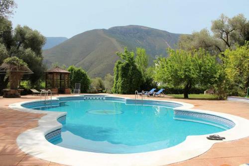 Orgiva Villa Sleeps 9 Air Con