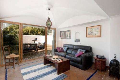 Orgiva Villa Sleeps 9 Air Con