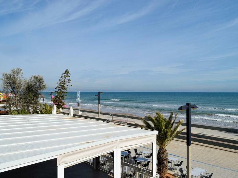 Apartamentos Oropesa Primera L�nea 3000