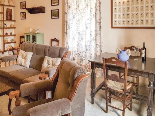 Five-bedroom Holiday Home In Osuna