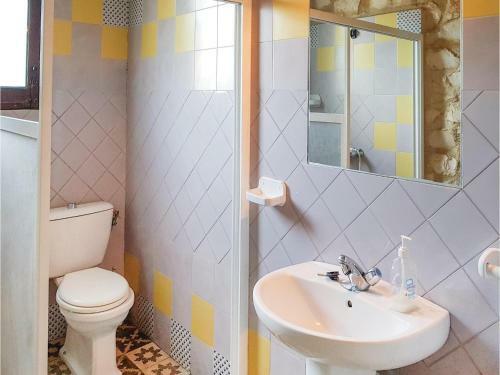Four-bedroom Holiday Home In Osuna