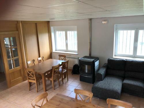 Hostal Albergue Tur�stico Pe�a Redonda