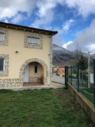 Hostal Albergue Tur�stico Pe�a Redonda