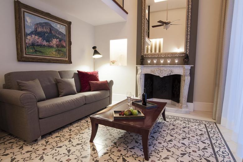 Hotel Gloria De Sant Jaume