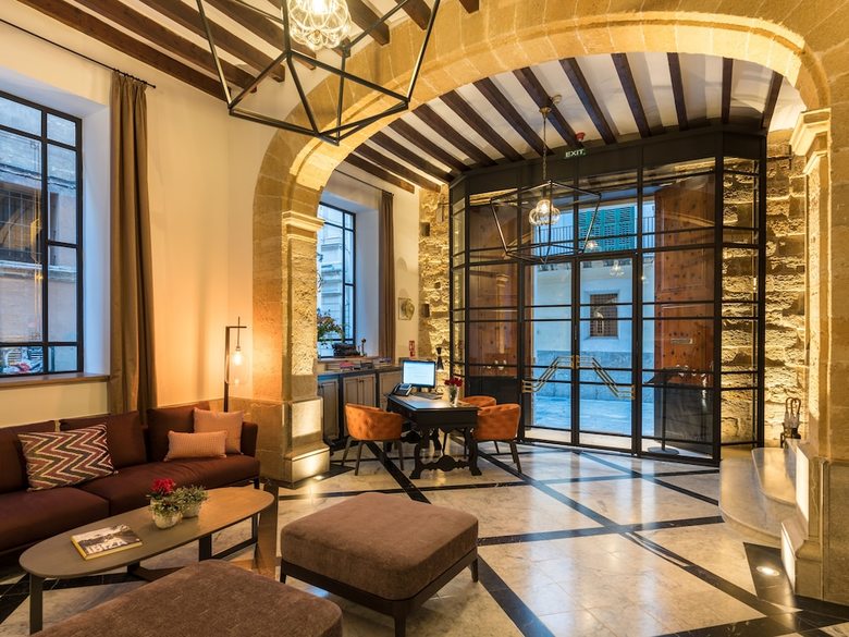 Hotel Gloria De Sant Jaume