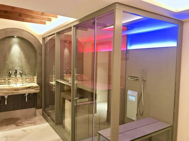Hotel Gloria De Sant Jaume