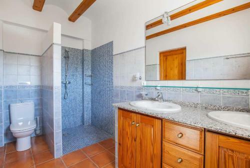 Paratella Villa Sleeps 10 Wifi