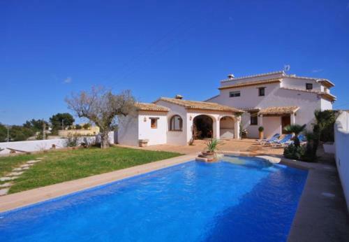 Paratella Villa Sleeps 8 Pool