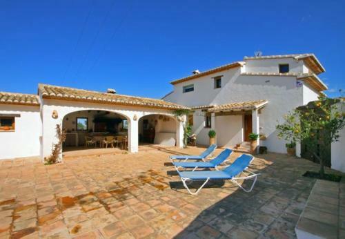 Paratella Villa Sleeps 8 Pool