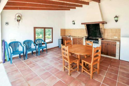 Paratella Villa Sleeps 8 Wifi