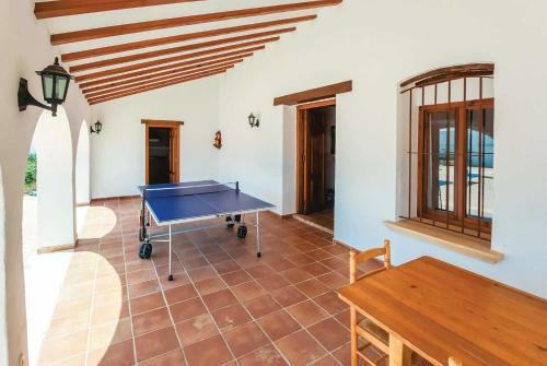 Paratella Villa Sleeps 8 Wifi