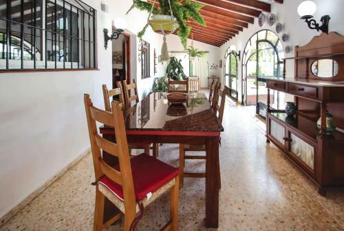 Paratella Villa Sleeps 7 Wifi