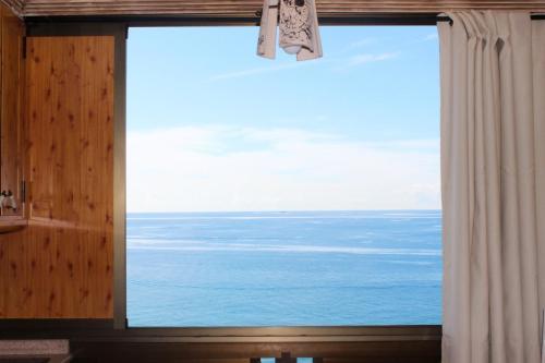 Ocean Beachfront Apartment In Patalavaca