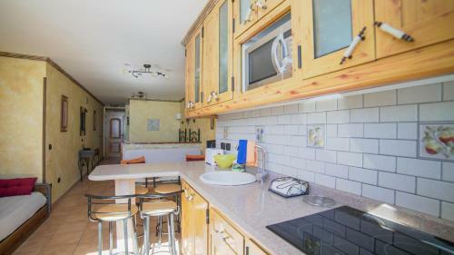 Ocean Beachfront Apartment In Patalavaca