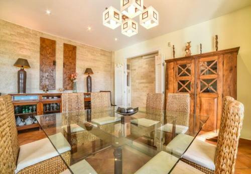 Pedramala Villa Sleeps 14 Pool