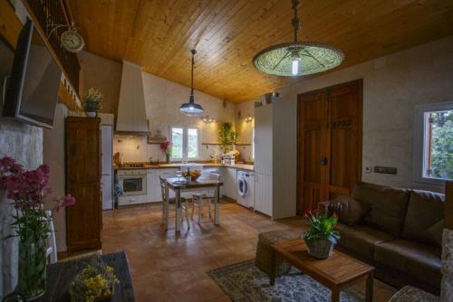 Book It Rustic Pedreguer