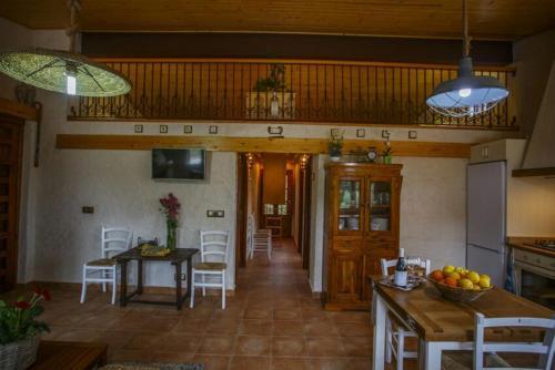 Book It Rustic Pedreguer