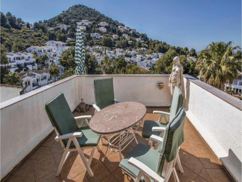 Three-bedroom Holiday Home In Predreguer