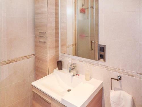 Three-bedroom Holiday Home In Pego